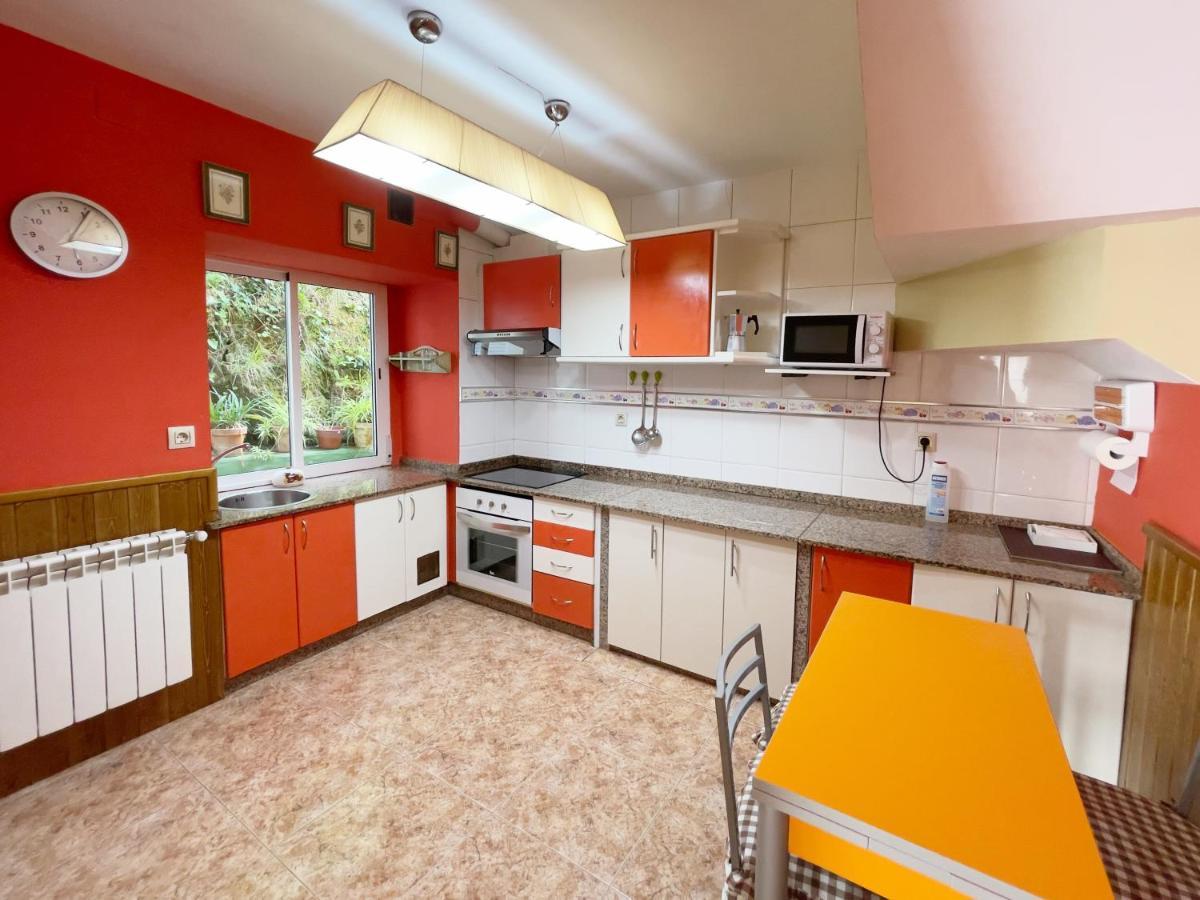 Apartamentos La Capitana Luarca Exteriör bild