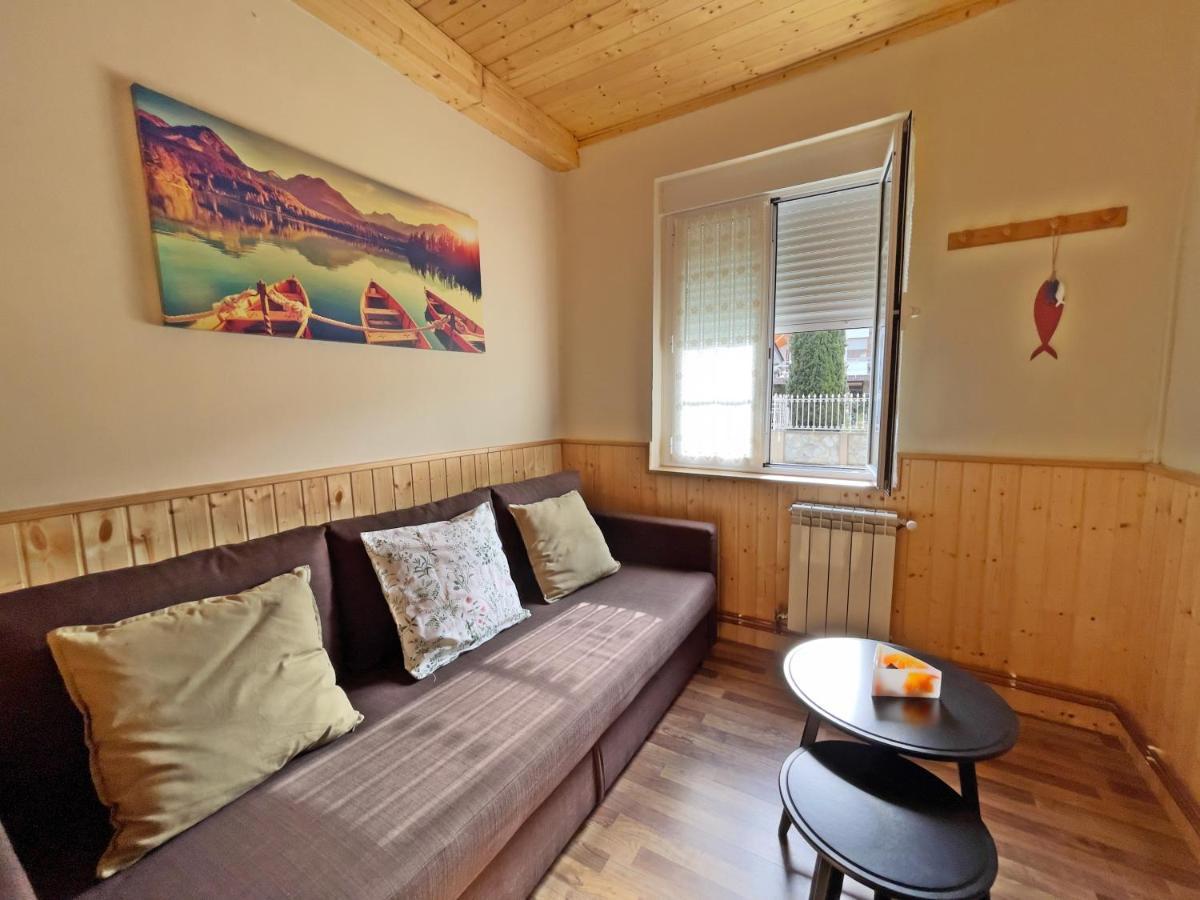 Apartamentos La Capitana Luarca Exteriör bild